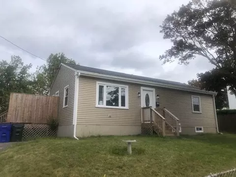 102 Crawford St, Fall River, MA 02724