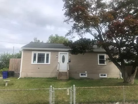 102 Crawford St, Fall River, MA 02724 photo 2