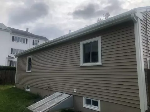 102 Crawford St, Fall River, MA 02724 photo 26
