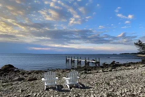 23 High St, Dartmouth, MA 02748