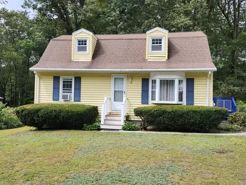 20 Carleton Rd, Rochdale, MA 01542