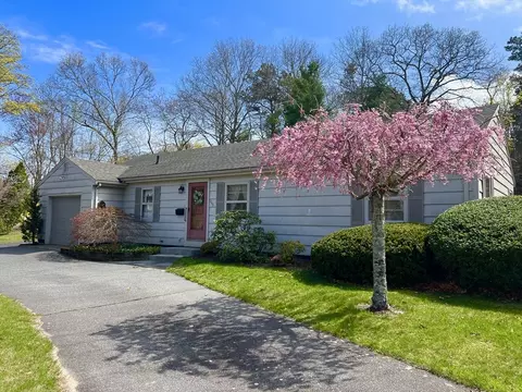 253 Sandwich St, Plymouth, MA 02360