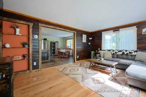 Living - 74 Breen Rd, Hardwick, MA 01037 photo 2 of 3