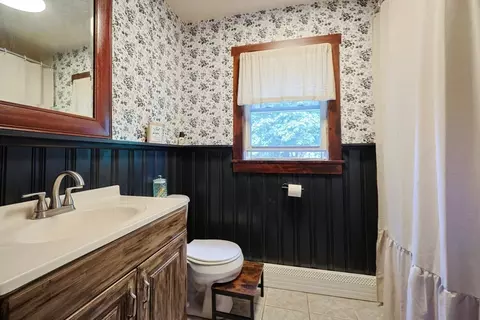 Bath - 74 Breen Rd, Hardwick, MA 01037 photo 1 of 2