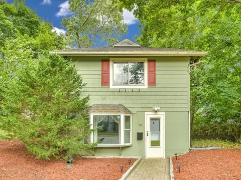 125 Ettrick St, Brockton, MA 02301