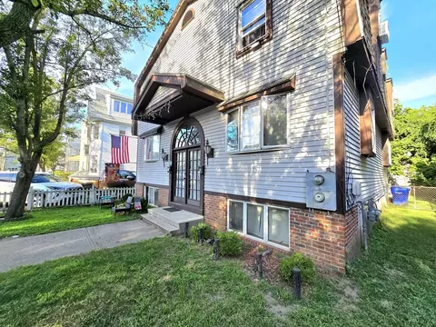 51-53 Lansing Pl, Springfield, MA 01108 photo 3