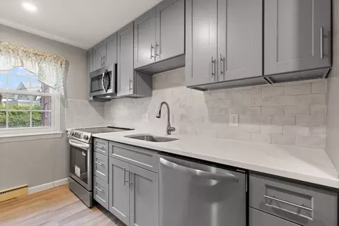 11 Colonial Village Dr #7, Arlington, MA 02476
