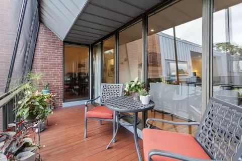 65 Grove St #452, Wellesley, MA 02482