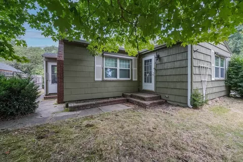 2 Pine Lake Dr, Wareham, MA 02538