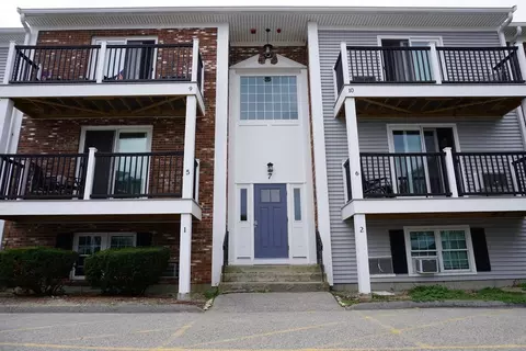 7 Chapel Hill Dr #11, Plymouth, MA 02360
