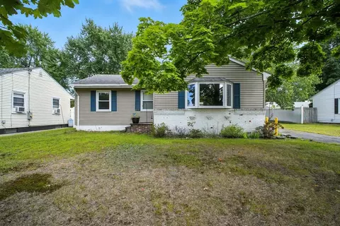19 Metzger Pl, Springfield, MA 01104