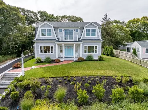 24 Valley Rd, Yarmouth, MA 02673