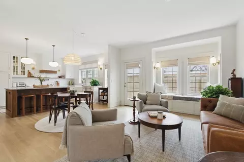 67 Park St #C, Northampton, MA 01062