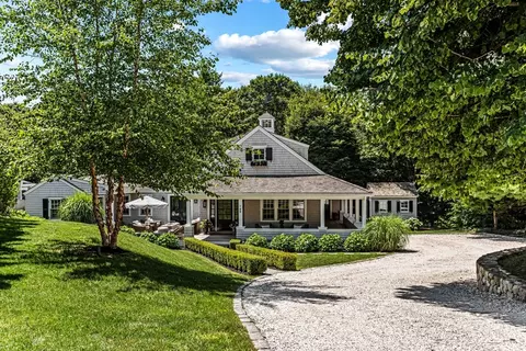 149 Old Stage Rd, Centerville, MA 02632