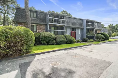 432 Old Chatham Rd #106, Dennis, MA 02660