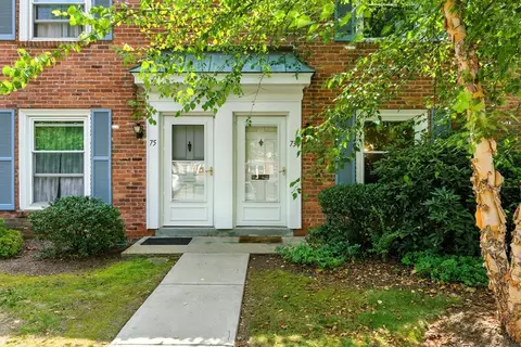 73 Yorktown Dr #73, Springfield, MA 01108