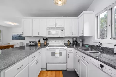 80 4th St, Wellfleet, MA 02667 photo 17