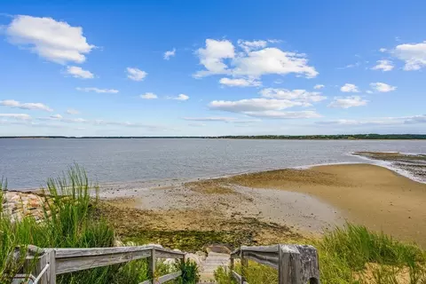 80 4th St, Wellfleet, MA 02667 photo 2