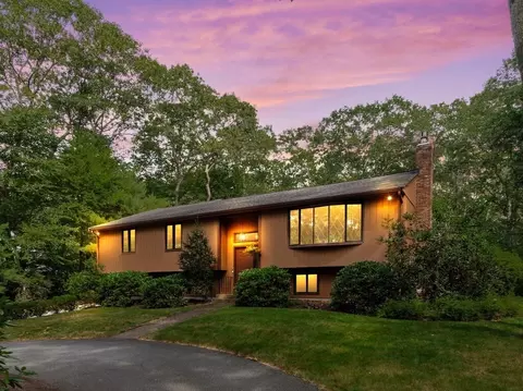 3 Mccarthy Cir, Framingham, MA 01702