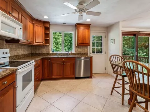 3 Mccarthy Cir, Framingham, MA 01702 photo 5