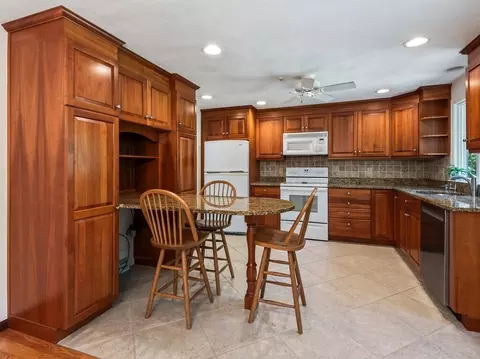 3 Mccarthy Cir, Framingham, MA 01702 photo 3