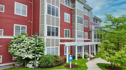 35 Commonwealth Ave #404, Chestnut Hill, MA 02467
