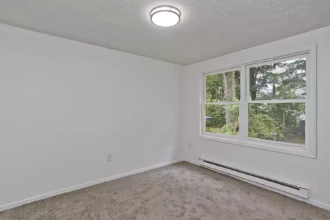 Bedroom - 56 Yale St, Springfield, MA 01109 photo 5 of 9