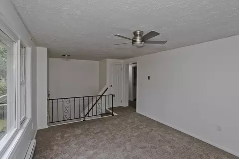 Living - 56 Yale St, Springfield, MA 01109 photo 1 of 3