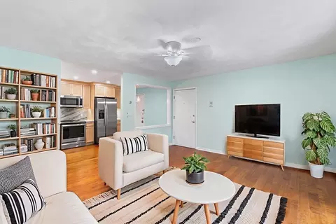 5 Ash St #9, Medford, MA 02155