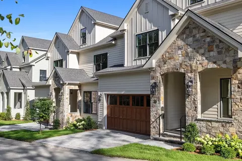 26 Common Ct #26, Lexington, MA 02421