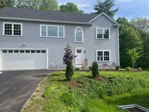 25 Ash St, Webster, MA 01570