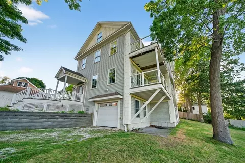 12 Quentin St, Quincy, MA 02169