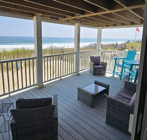 178 N End Blvd #B, Salisbury, MA 01952