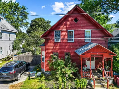 33 Arch St, Middleboro, MA 02346