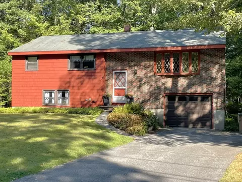 8 Wood Dr, Atkinson, NH 03811