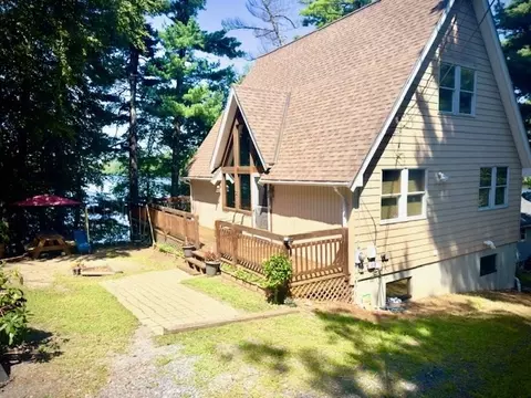 32 Pineview Ter, Taunton, MA 02780
