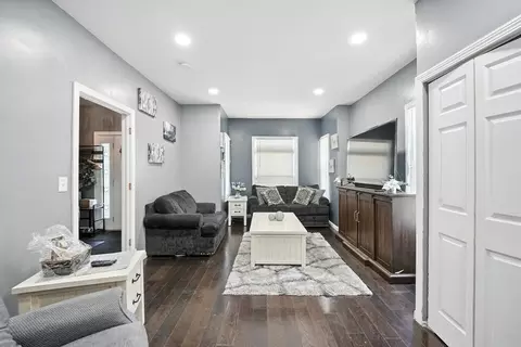 3 Ashley St, Springfield, MA 01105 photo 4