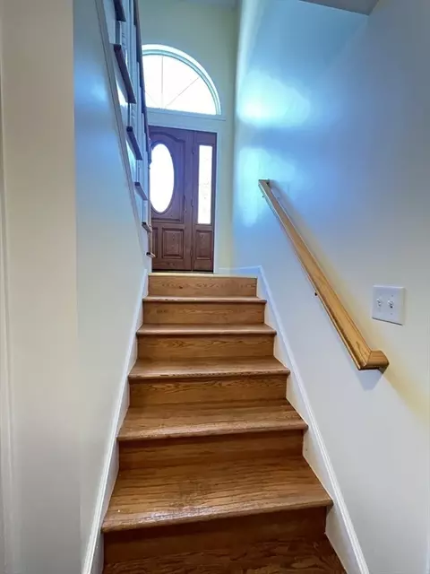 Entry Way - 10 Joppa Rd, Worcester, MA 01602 photo 2 of 3