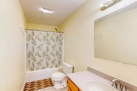 Bath - 10 Joppa Rd, Worcester, MA 01602 photo 1 of 2