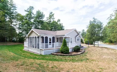 2804 Island Dr, Middleboro, MA 02346