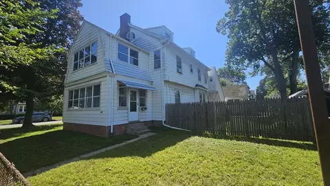 6 Eton St, Springfield, MA 01108 photo 4