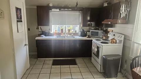 6 Eton St, Springfield, MA 01108 photo 21