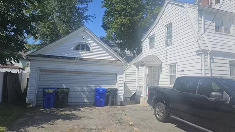 6 Eton St, Springfield, MA 01108 photo 2