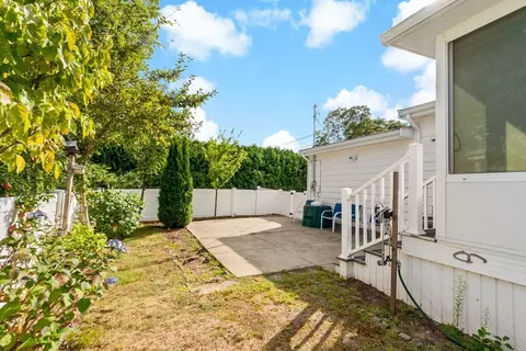 77 Crestwood St, Fall River, MA 02720 photo 6