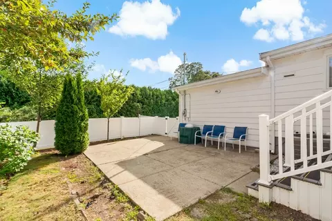 77 Crestwood St, Fall River, MA 02720 photo 7