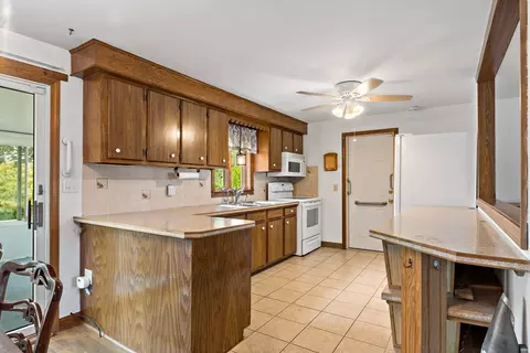 77 Crestwood St, Fall River, MA 02720 photo 14