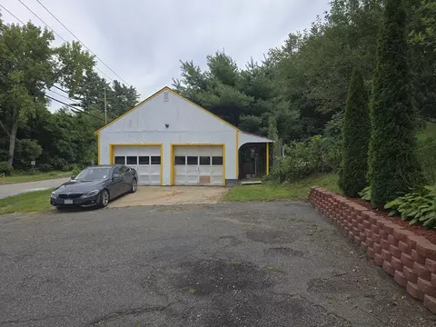111 East St, Ware, MA 01082 photo 4