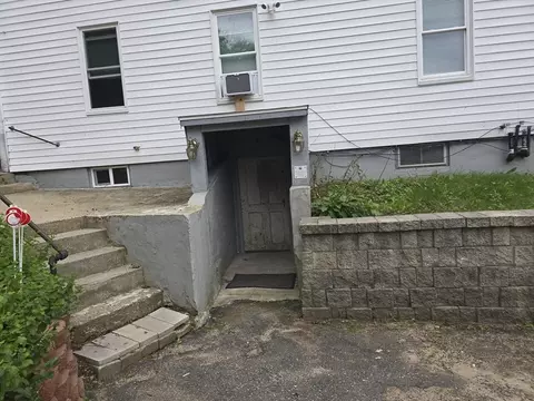 111 East St, Ware, MA 01082 photo 8