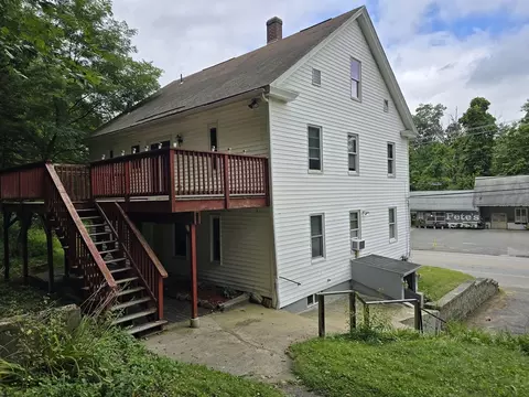 111 East St, Ware, MA 01082 photo 7