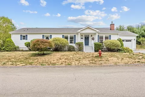 3705 Pheasant Ln, Middleboro, MA 02346